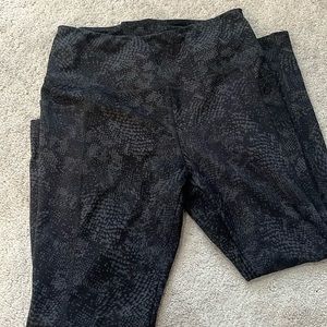 Women’s ankle leggings